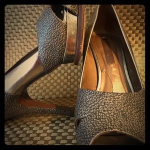 BCBG Maxazria Pumps